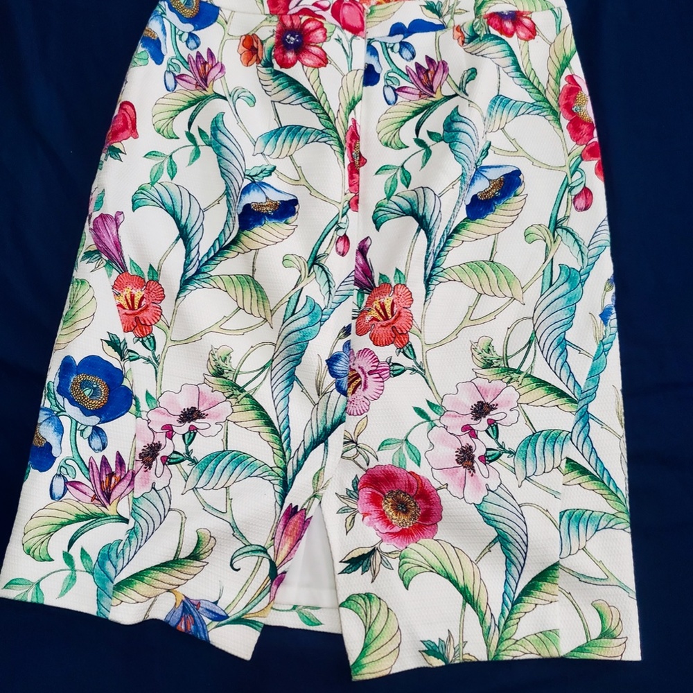 Ann Taylor Floral Pencil Skirt - Picture 6 of 12